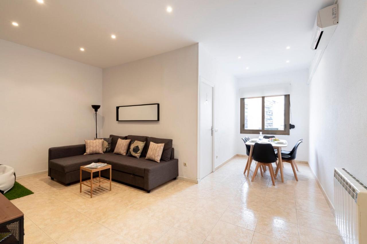 The Camp Nou Fcb Apartment Barcelona Eksteriør bilde